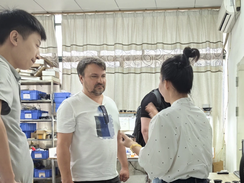 300+ worldwide partners