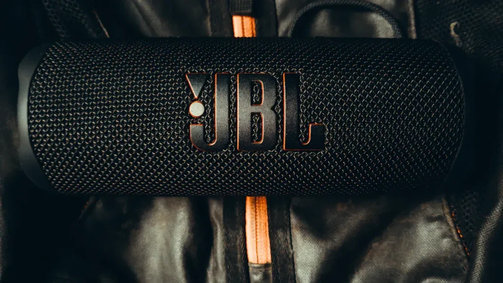 How lightweight design in speakers achieves a balance between performance and convenience