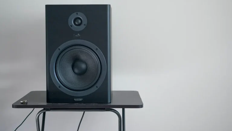 How to choose speakers based on frequency and scene requirements